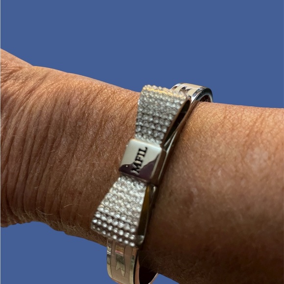 BRIGHTON HARD TO FIND “MY FLAT IN LONDON” BOW BRACELET - Picture 2 of 3